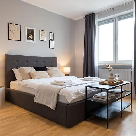Skylineresidence Jerozolimskie 公寓 *