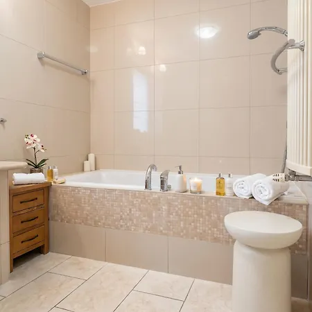 Skylineresidence Jerozolimskie 公寓